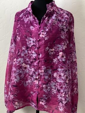 Umgee, NEW WITHOUT TAGS, size L, button up, mandarin collar, purple flowered top
